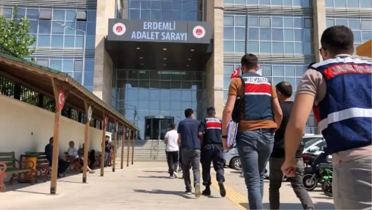 Mersin'de yasa dışı bahis operasyonu: 9 gözaltı