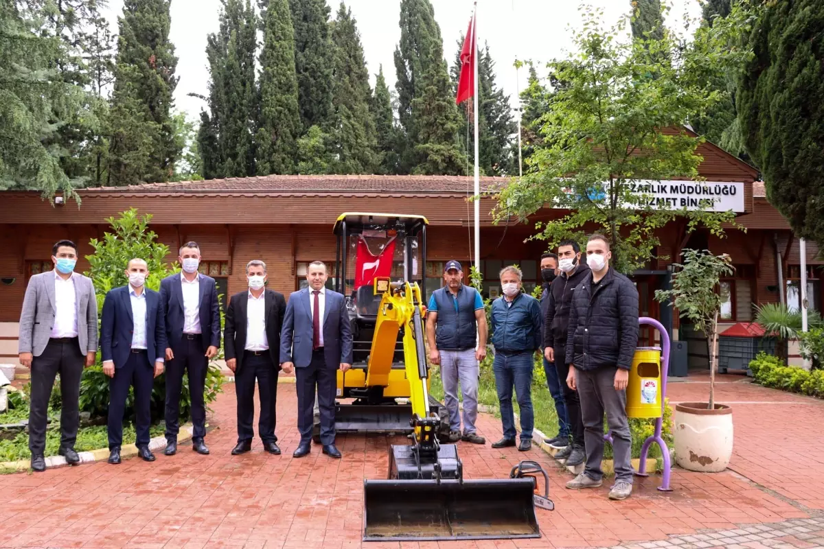 Mezarlığa Mini Ekskavatör Kazandırıldı
