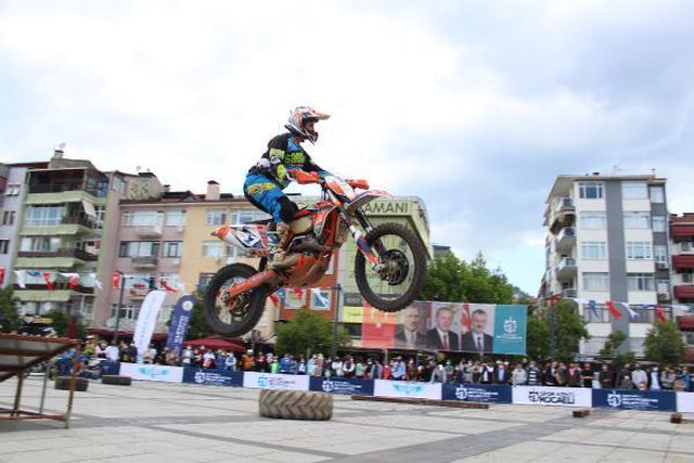 motosikletler havalandi 7 14179609 o