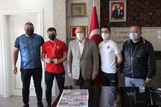 Ordu'da başarılı sporcular altınla ödüllendirildi