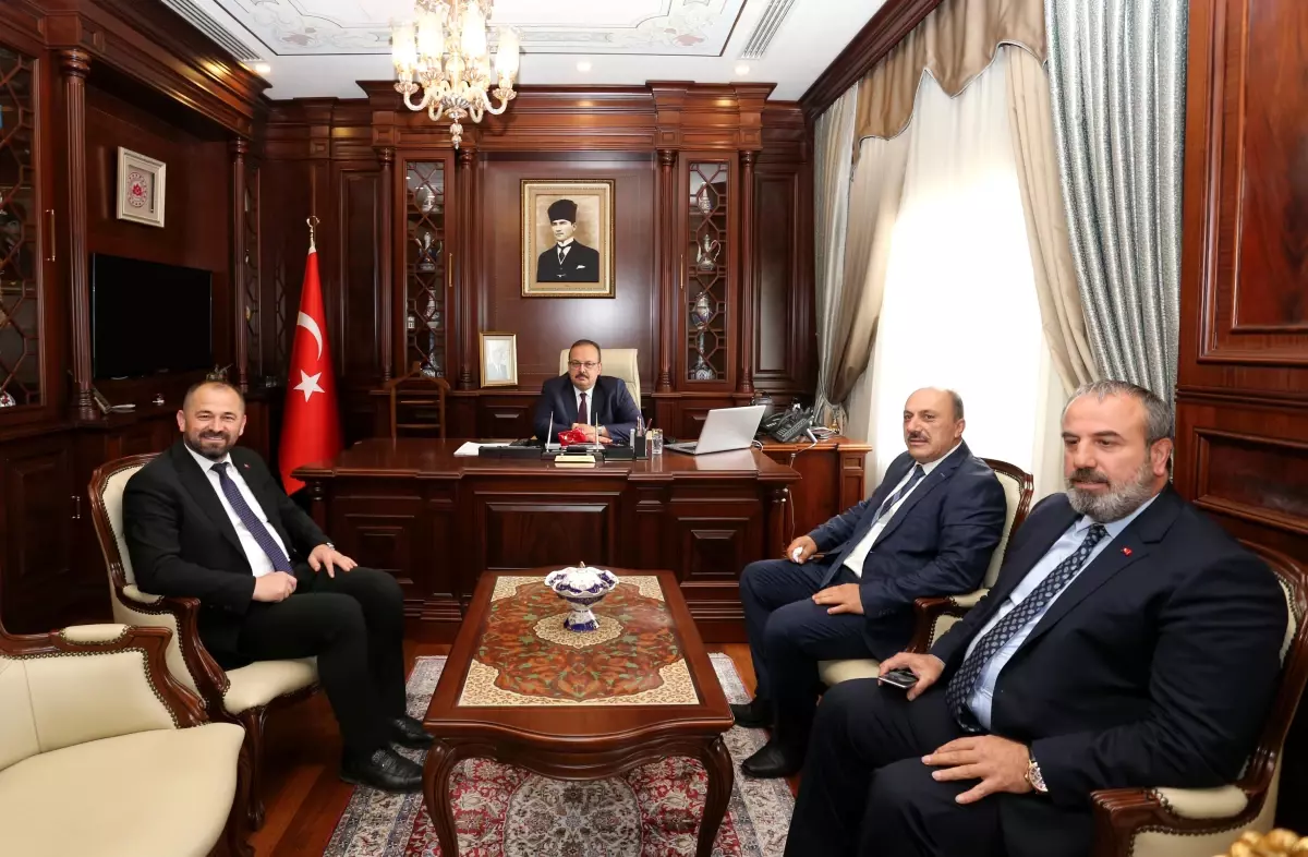 Orhaneli Belediye Başkanı Aykurt, Gençlik ve Spor İl Müdürü Başparmak ve Rafting Federasyon Başkanı Yardımcı'dan Vali Canbolat'a Ziyaret