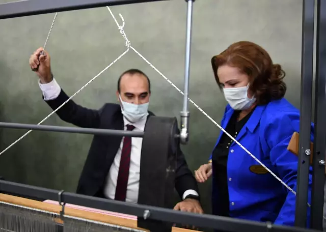 Sanayi ve Teknoloji Bakan Yardımcısı Kacır, Kadınlar Dokuyor Projesi nin açılışını yaptı