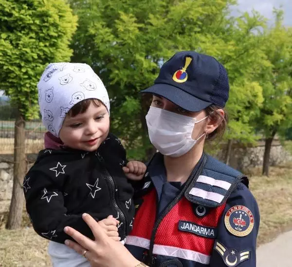 Şehit uzman çavuş, son yolculuğuna uğurlandı Şehit uzman çavuş, son yolculuğuna uğurlandı