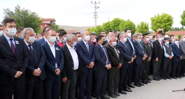 Şehit uzman çavuş, son yolculuğuna uğurlandı Şehit uzman çavuş, son yolculuğuna uğurlandı