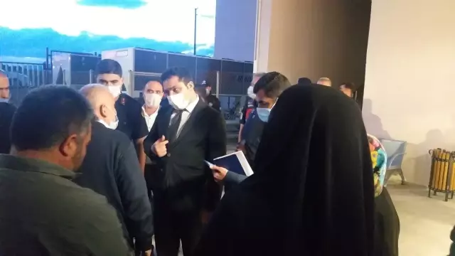 Hafif ticari araç ile otomobil çarpıştı: 9 ölü Hafif ticari araç ile otomobil çarpıştı: 9 ölü