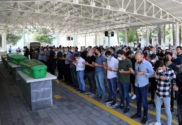 SİVEREK'TEKİ KAZADA ÖLEN 5 KİŞİ, KINA GECESİNE GİDİYORMUŞ SİVEREK'TEKİ KAZADA ÖLEN 5 KİŞİ, KINA GECESİNE GİDİYORMUŞ