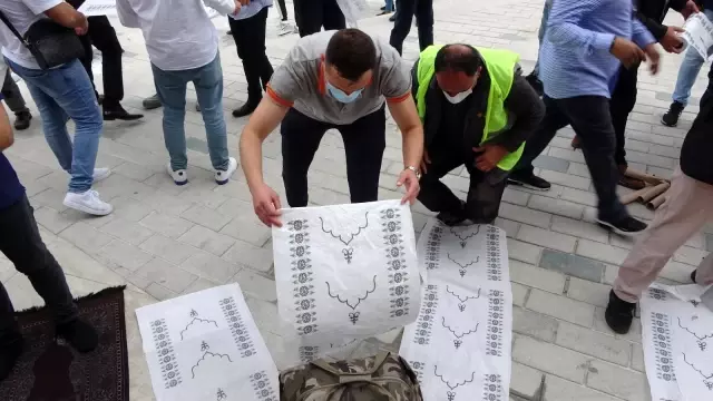 Taksim Camii cuma namazında doldu taştı