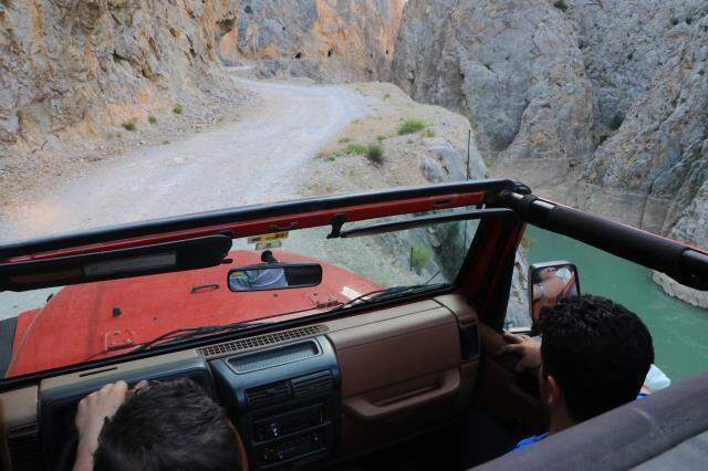 132 yılda tamamlanan Türkiye'nin en korkunç yolu, adrenalin tutkunlarının adresi oldu