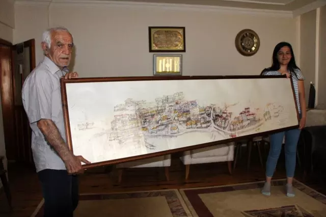 600 yılık köyündeki evleri sahiplerinin lakaplarıyla çizdi 600 yılık köyündeki evleri sahiplerinin lakaplarıyla çizdi