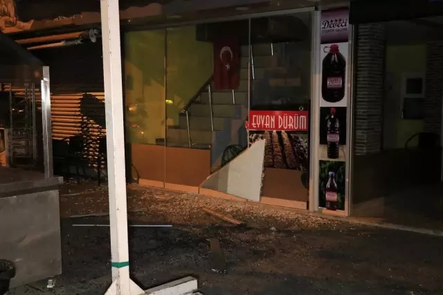 Adana'da kebapçıya kalaşnikof ve tabanca ile saldırı Adana'da kebapçıya kalaşnikof ve tabanca ile saldırı