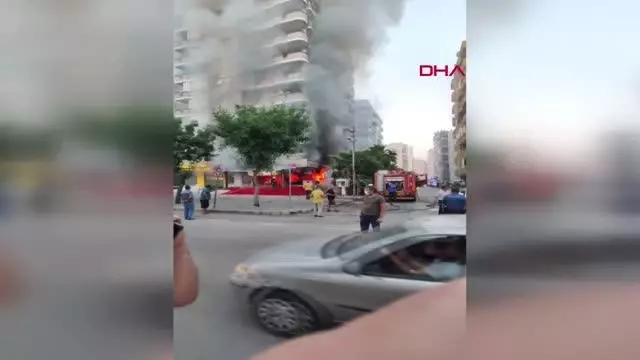 Son dakika haber... ADANA İş yerinde çıkan yangında mahsur kalan kişiyi vatandaşlar kurtardı Son dakika haber... ADANA İş yerinde çıkan yangında mahsur kalan kişiyi vatandaşlar kurtardı