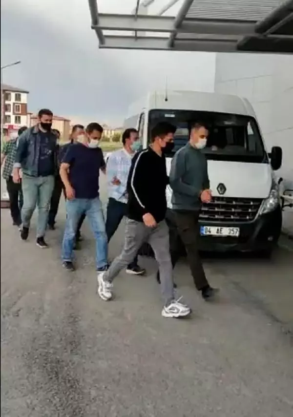 Son dakika gündem: AĞRI MERKEZLİ 14 İLDE FETÖ OPERASYONU: 3 TUTUKLAMA Son dakika gündem: AĞRI MERKEZLİ 14 İLDE FETÖ OPERASYONU: 3 TUTUKLAMA