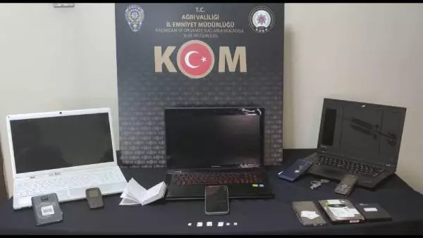 Son dakika gündem: AĞRI MERKEZLİ 14 İLDE FETÖ OPERASYONU: 3 TUTUKLAMA Son dakika gündem: AĞRI MERKEZLİ 14 İLDE FETÖ OPERASYONU: 3 TUTUKLAMA