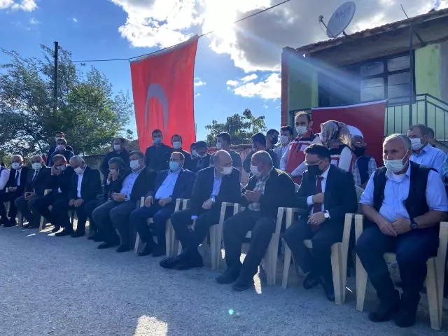 Bakan Soylu Afyonkarahisar'da şehit ailesini ziyaret etti Bakan Soylu Afyonkarahisar'da şehit ailesini ziyaret etti