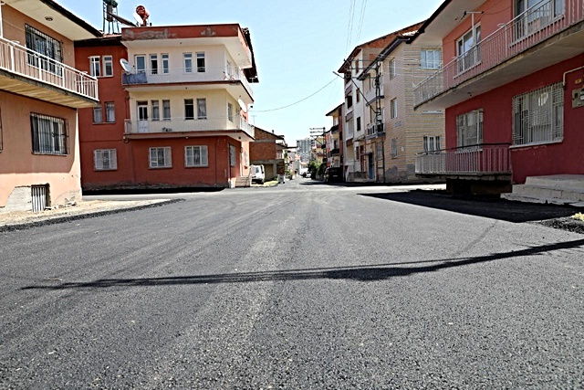 Battalgazi'de yeni yol ve asfalt çalışmaları devam ediyor