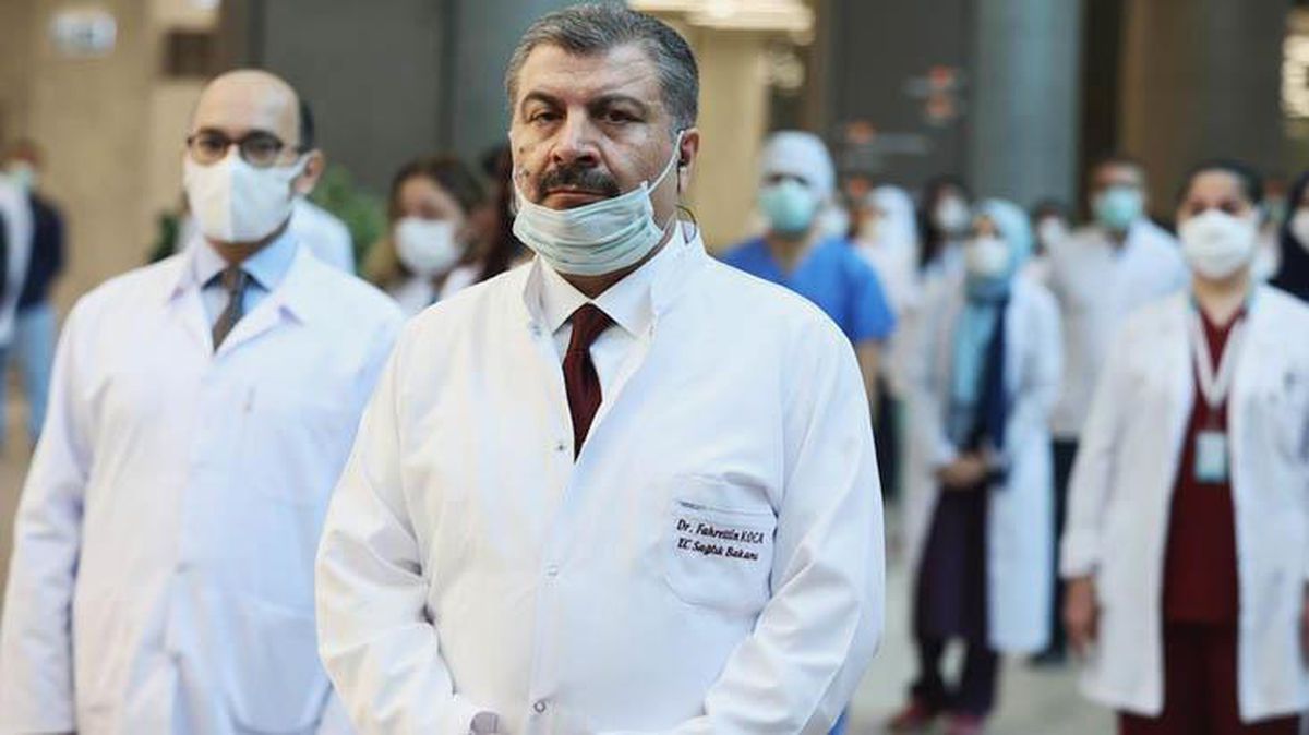 'Bugünden uyarayım' diyen Bakan Koca'dan maske mesajı: Yakında maskeleri çıkarıp atacağız