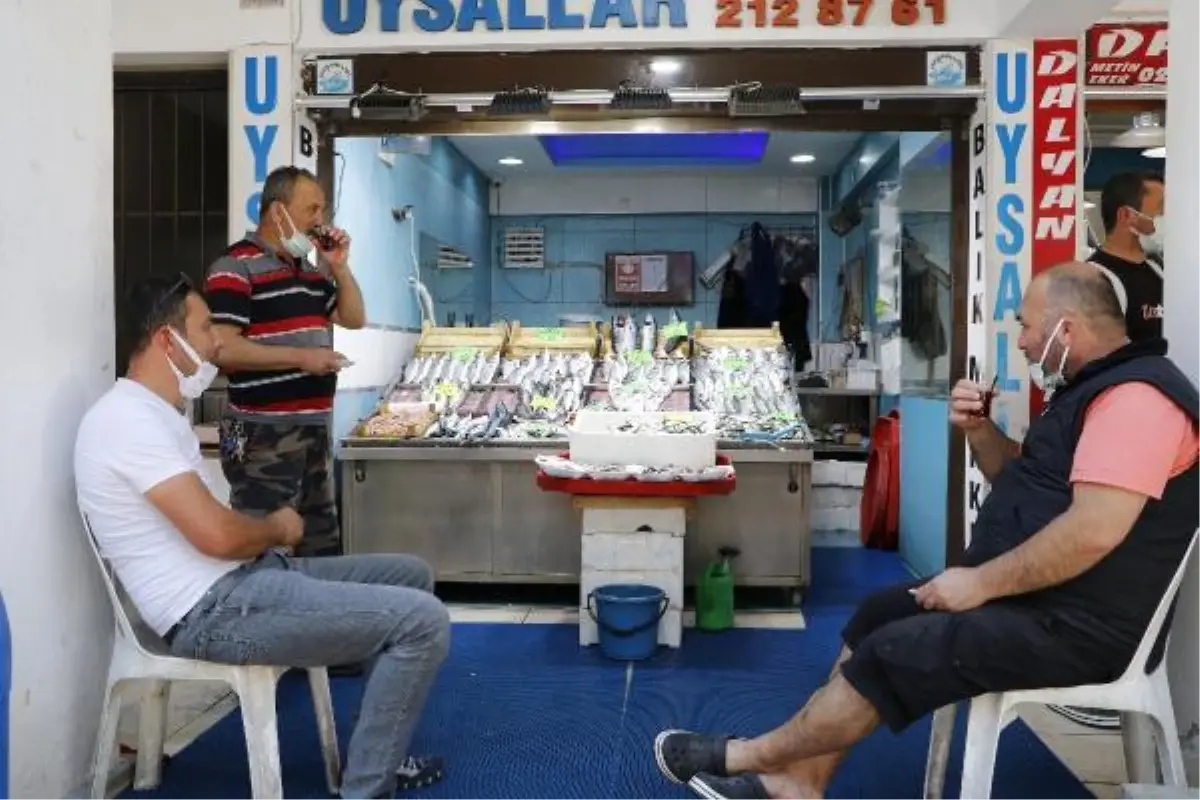 Çanakkale'de balık satışlarında müsilaj ile düşüş; balıkhane bomboş