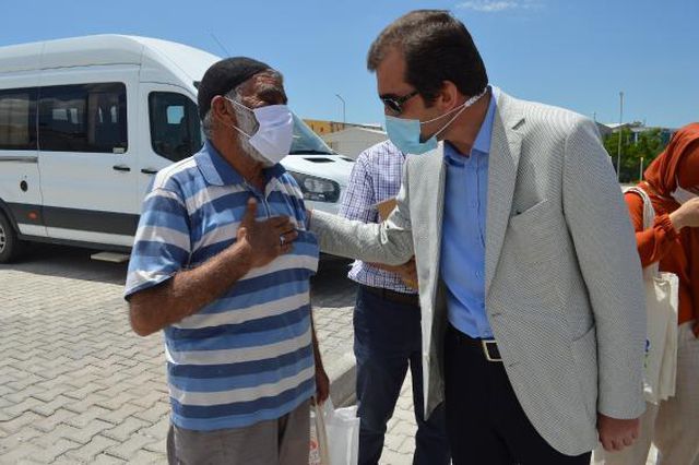 ÇEVRE HAFTASI'NDA KONTEYNER KENTTEKİ DEPREMZEDELERE HEDİYELER VERİLDİ ÇEVRE HAFTASI'NDA KONTEYNER KENTTEKİ DEPREMZEDELERE HEDİYELER VERİLDİ