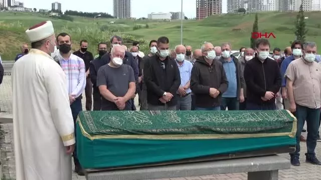 DOKTOR ÇİFTİN COVİD-19 SONRASI ÖLEN 8 YAŞINDAKİ ÇOCUKLARI TOPRAĞA VERİLDİ DOKTOR ÇİFTİN COVİD-19 SONRASI ÖLEN 8 YAŞINDAKİ ÇOCUKLARI TOPRAĞA VERİLDİ