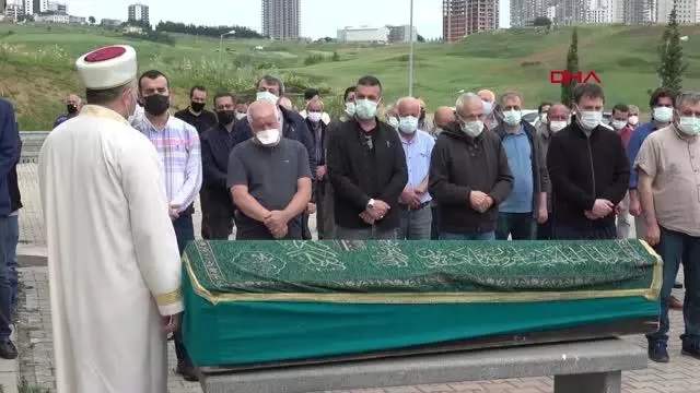 DOKTOR ÇİFTİN COVİD-19 SONRASI ÖLEN 8 YAŞINDAKİ ÇOCUKLARI TOPRAĞA VERİLDİ DOKTOR ÇİFTİN COVİD-19 SONRASI ÖLEN 8 YAŞINDAKİ ÇOCUKLARI TOPRAĞA VERİLDİ