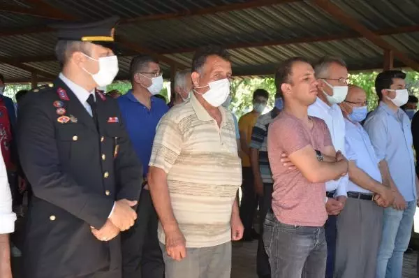 Son dakika haberleri: Kazada hayatını kaybeden Sözleşmeli Piyade Er Ahmet Esen toprağa verildi Son dakika haberleri: Kazada hayatını kaybeden Sözleşmeli Piyade Er Ahmet Esen toprağa verildi
