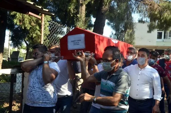 Son dakika haberleri: Kazada hayatını kaybeden Sözleşmeli Piyade Er Ahmet Esen toprağa verildi Son dakika haberleri: Kazada hayatını kaybeden Sözleşmeli Piyade Er Ahmet Esen toprağa verildi