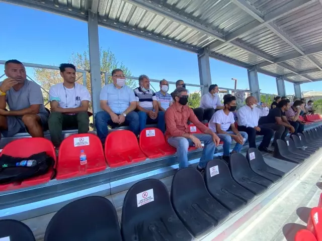 Hokey şöleni Gaziantep'te başladı Hokey şöleni Gaziantep'te başladı