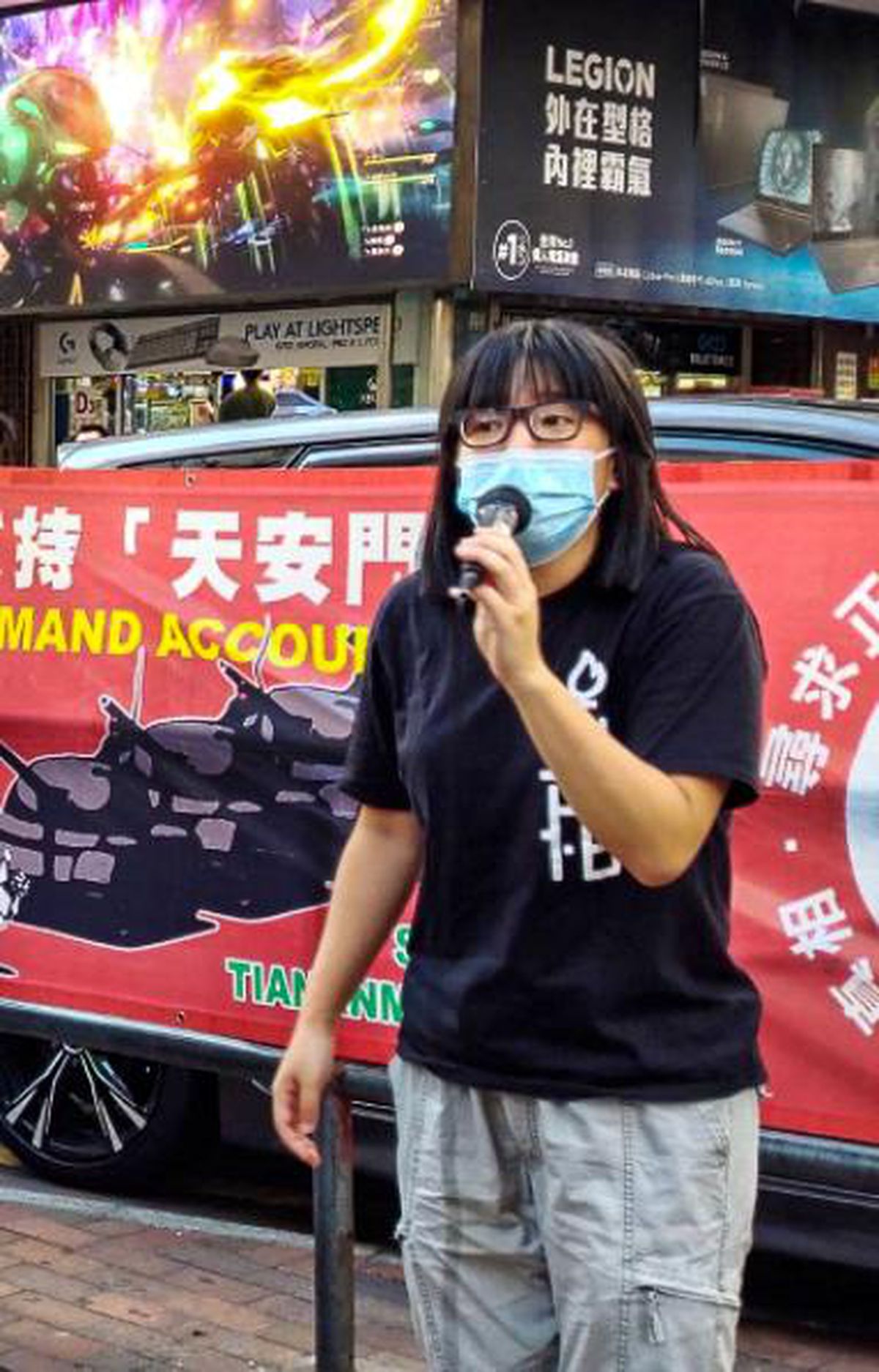 Hong Kong'da Tiananmen katliamı için tören düzenleyen avukat serbest bırakıldı