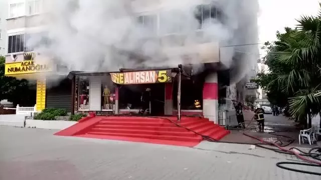 İş yerinde çıkan yangında 1 kişi yaralandı İş yerinde çıkan yangında 1 kişi yaralandı