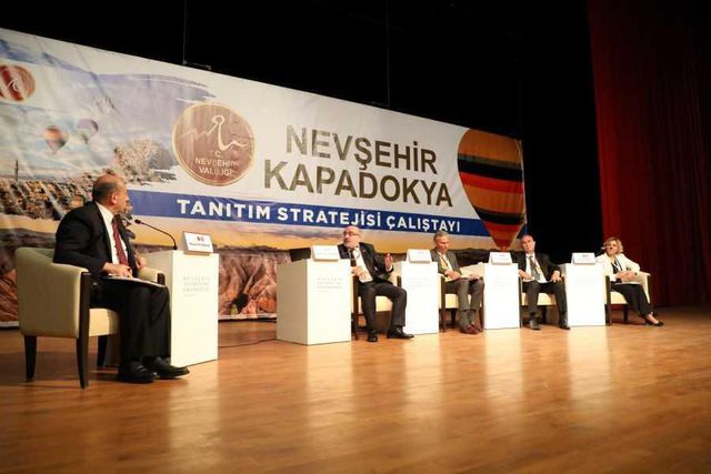 KAYÜ Rektörü Karamustafa, 'Nevşehir-Kapadokya Tanıtım Stratejisi Çalıştayı'na panelist olarak katıldı KAYÜ Rektörü Karamustafa, 'Nevşehir-Kapadokya Tanıtım Stratejisi Çalıştayı'na panelist olarak katıldı