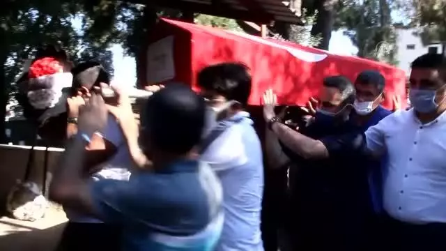 Son dakika haberleri: Kazada hayatını kaybeden Sözleşmeli Piyade Er Ahmet Esen toprağa verildi Son dakika haberleri: Kazada hayatını kaybeden Sözleşmeli Piyade Er Ahmet Esen toprağa verildi