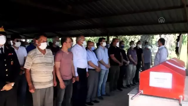 Son dakika haberleri: Kazada hayatını kaybeden Sözleşmeli Piyade Er Ahmet Esen toprağa verildi Son dakika haberleri: Kazada hayatını kaybeden Sözleşmeli Piyade Er Ahmet Esen toprağa verildi