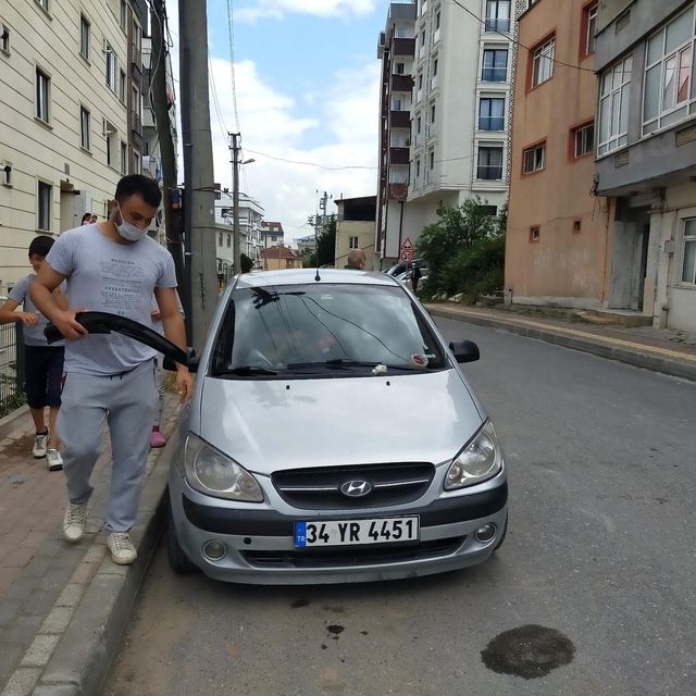 kendisini arabaya kilitleyen sevimli bebek 13 14180824 o