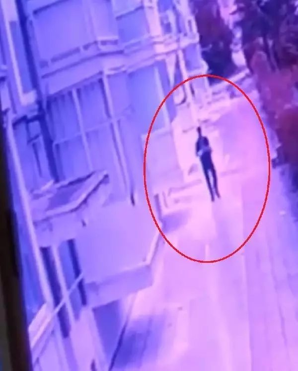 Kırık koluyla hırsızlık yapan şüpheli yakalandı Kırık koluyla hırsızlık yapan şüpheli yakalandı