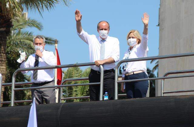 Muharrem İnce, İzmir'de CHP'li seçmenden oy istedi: Zorla oy veriyorsan, yerin Memleket Partisi