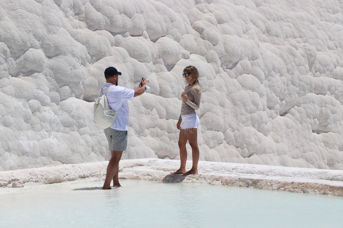 Pamukkale'de sokağa çıkma kısıtlamasının uygulanmadığı ilk cumartesi yoğunluk gözleniyor