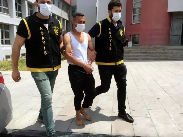 Son dakika haberleri | Polisi görünce kaçtı; yalın ayak yakalanıp emniyete götürüldü Son dakika haberleri | Polisi görünce kaçtı; yalın ayak yakalanıp emniyete götürüldü