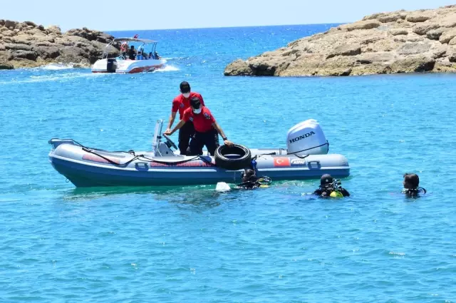 Side Limanı'nda yapılan sualtı temizliğinde denizden çıkmayan kalmadı Side Limanı'nda yapılan sualtı temizliğinde denizden çıkmayan kalmadı