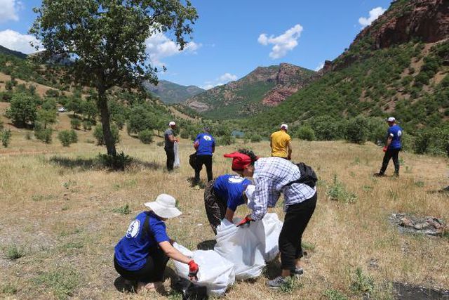 TUNCELİ'DE TOPLANAN ATIKLAR, GERİ DÖNÜŞÜMLE ÖĞRENCİLERE BURS OLACAK
