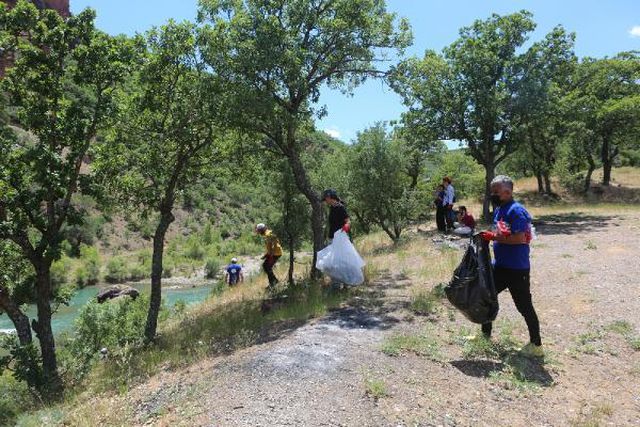 TUNCELİ'DE TOPLANAN ATIKLAR, GERİ DÖNÜŞÜMLE ÖĞRENCİLERE BURS OLACAK