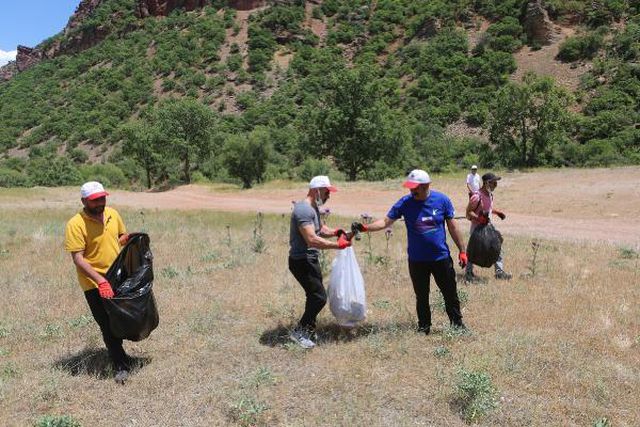 TUNCELİ'DE TOPLANAN ATIKLAR, GERİ DÖNÜŞÜMLE ÖĞRENCİLERE BURS OLACAK