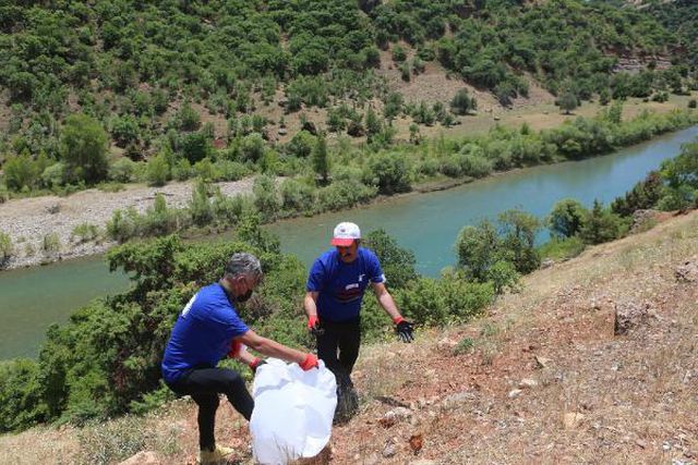 TUNCELİ'DE TOPLANAN ATIKLAR, GERİ DÖNÜŞÜMLE ÖĞRENCİLERE BURS OLACAK