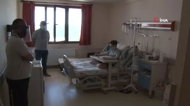 Ameliyat olan ortaokul öğrencisi LGS'ye hastanede girdi Ameliyat olan ortaokul öğrencisi LGS'ye hastanede girdi