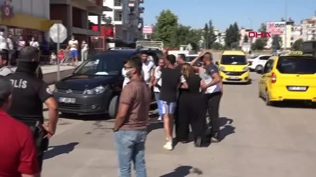 ANTALYA ÇOCUKLARIN KAVGASINA AİLELER KARIŞTI, POLİS BİBER GAZIYLA MÜDAHALE ETTİ ANTALYA ÇOCUKLARIN KAVGASINA AİLELER KARIŞTI, POLİS BİBER GAZIYLA MÜDAHALE ETTİ