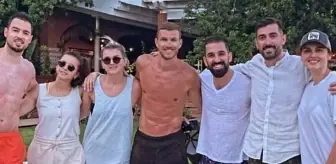 Futbol: Arda Turan'ın dünyaca ünlü golcü Dzeko ile buluşması taraftarları heyecanlandırdı Futbol: Arda Turan'ın dünyaca ünlü golcü Dzeko ile buluşması taraftarları heyecanlandırdı