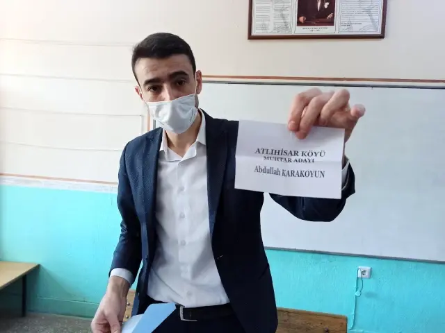 Atlıhisar köyünde Muhtar Adayı Abdullah Karakoyun, 64 oy farkıyla zafere ulaştı Atlıhisar köyünde Muhtar Adayı Abdullah Karakoyun, 64 oy farkıyla zafere ulaştı