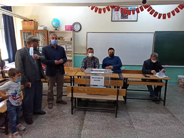 Atlıhisar köyünde muhtarlık seçiminde 6 aday kıyasıya mücadele veriyor Atlıhisar köyünde muhtarlık seçiminde 6 aday kıyasıya mücadele veriyor