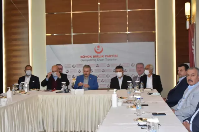 BBP Genel Başkanı Destici Afyonkarahisar'da yeni anayasa ve erken seçim tartışmalarını değerlendirdi Açıklaması BBP Genel Başkanı Destici Afyonkarahisar'da yeni anayasa ve erken seçim tartışmalarını değerlendirdi Açıklaması