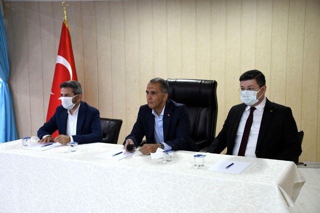 Çelikhan'ın sorunları masaya yatırıldı Çelikhan'ın sorunları masaya yatırıldı