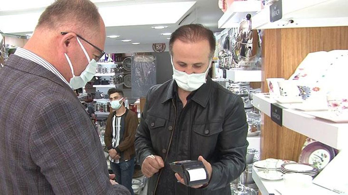 Çeyiz pazarlığına denk gelen belediye başkanı, 800 liralık fiyat farkını cebinden ödedi